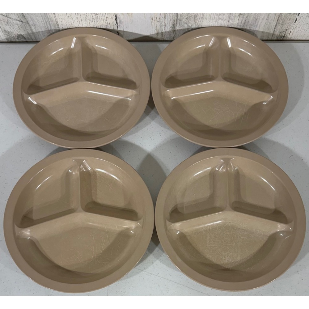 Anchor Hocking Microware Divided Plates Set of 4 With Lids 9 Inch READ